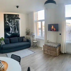  Appartement Sleep - Black And White Modern Flat With Cityview België