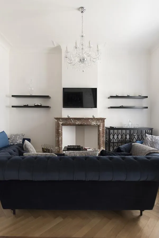 Roaring 20'S Apartment Meir アントウェルペン